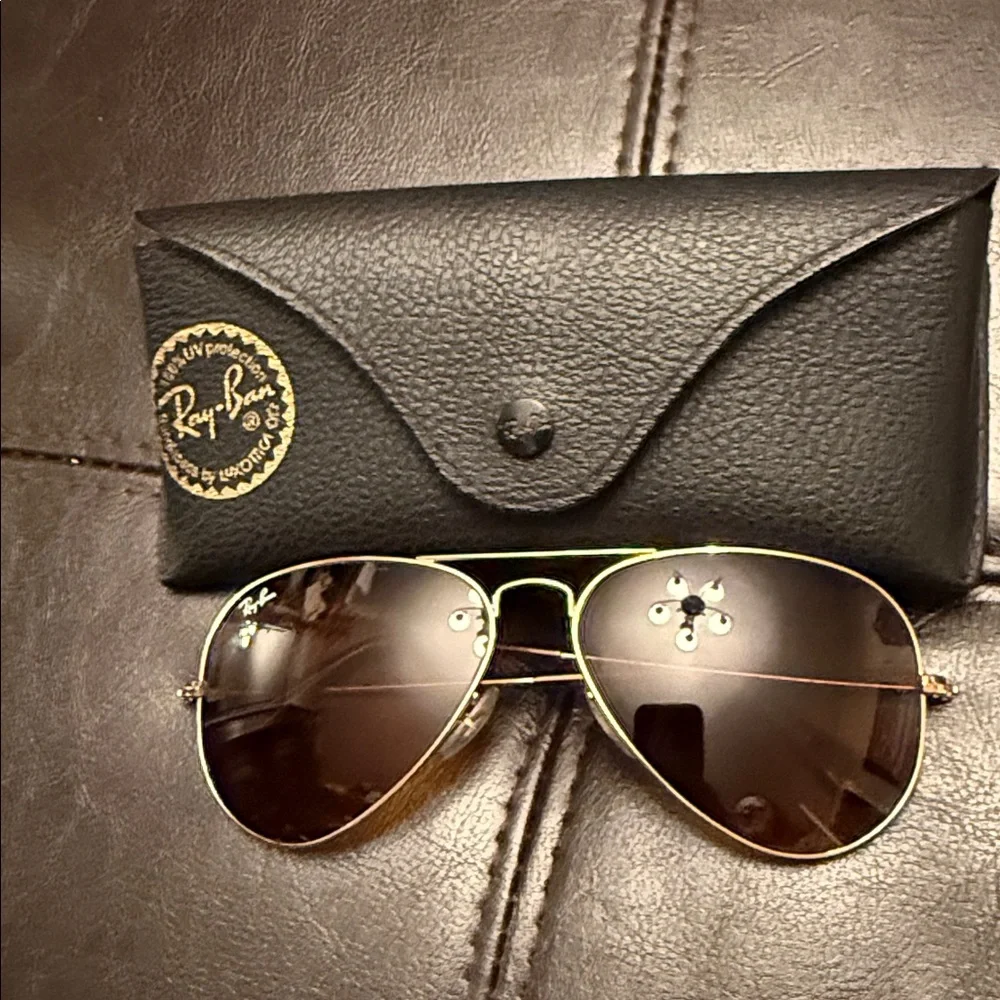 Ray-Ban Gold Frame Aviator Sunglasses with Black Case $ - Picture 4 of 7